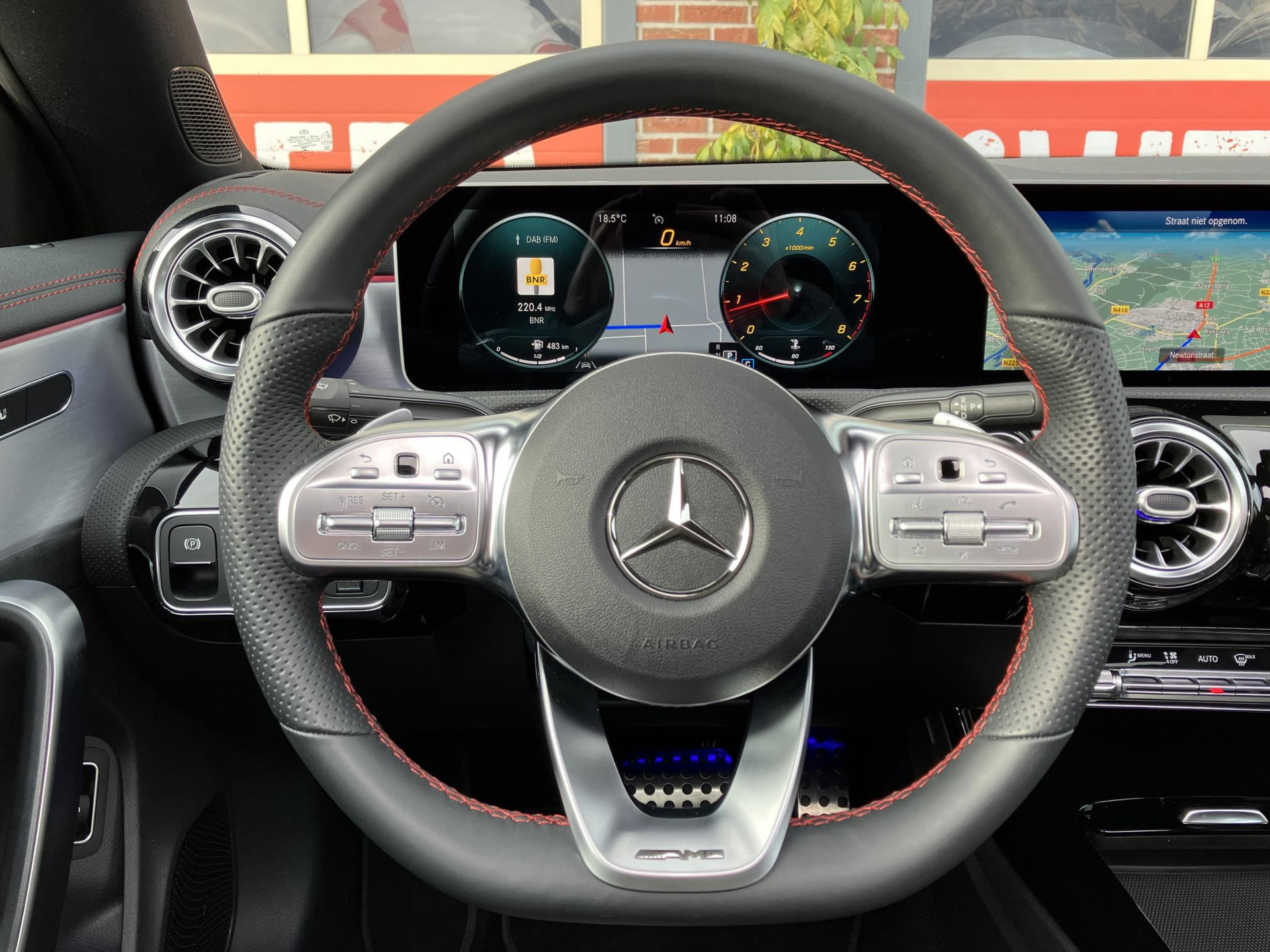 35997762-14.jpg