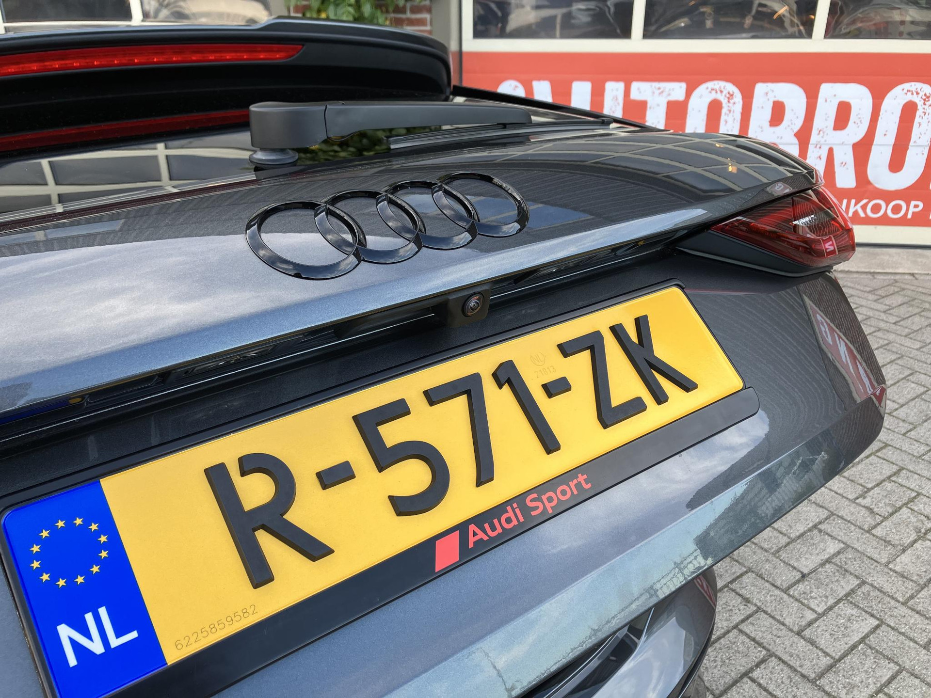 47872617-28.jpg